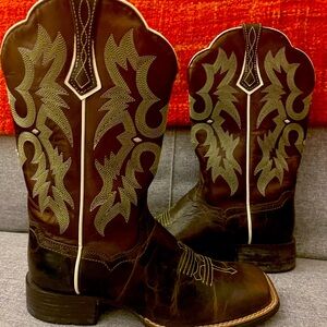 Ariat boots size 7. Chocolate brown leather with white, green& lilac stitching.